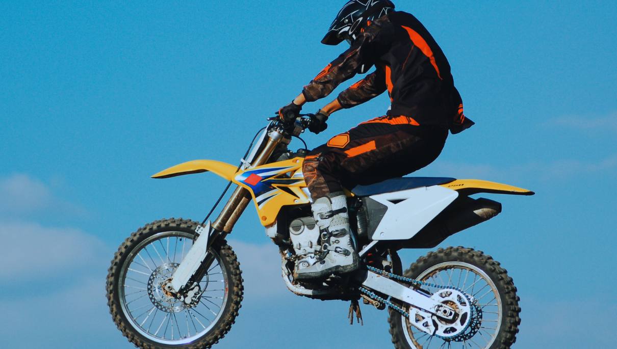 Une belle moto cross jaune