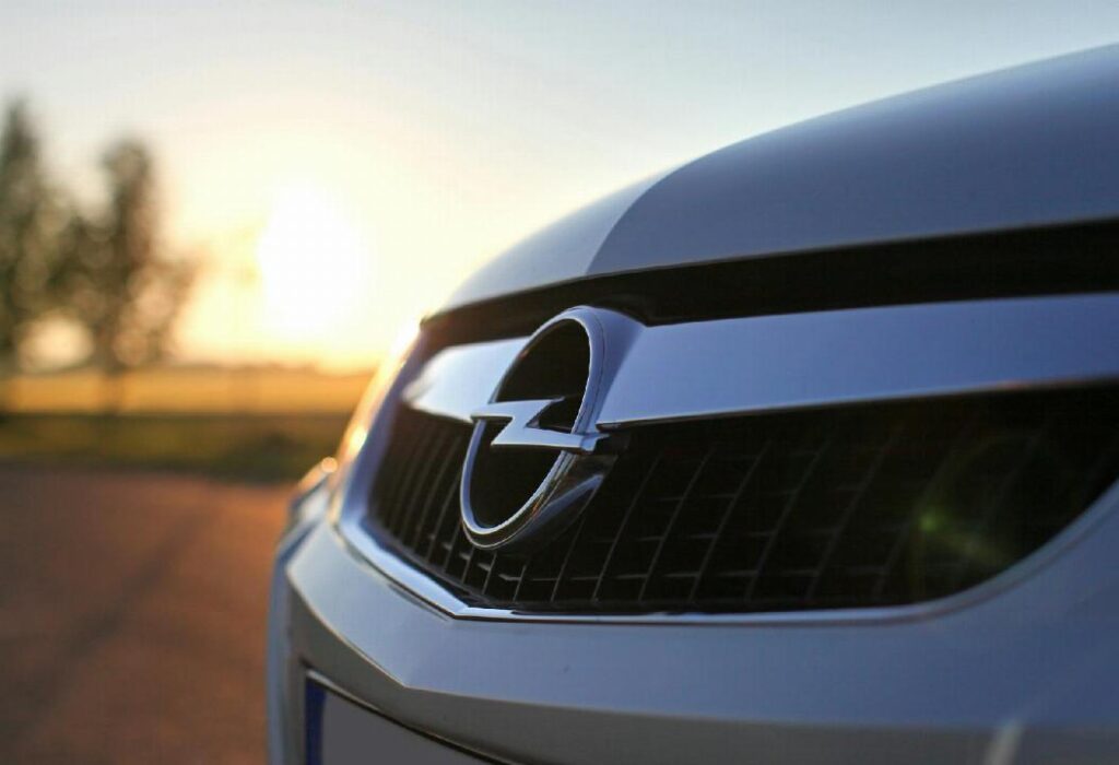Opel Corsa Zoom sur l'avant