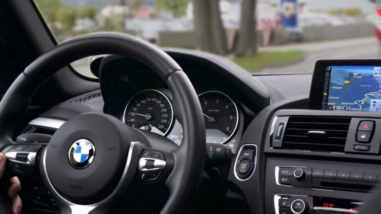 Location de voiture : ce qu’il faut savoir avant de réserver